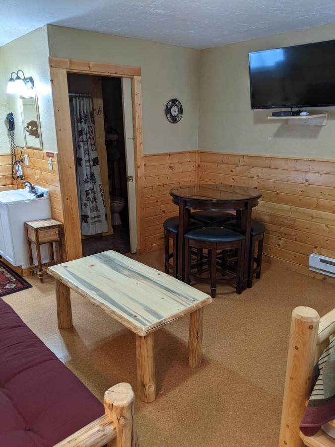 ווסט ילוסטון 9 Bar W Cabins מראה חיצוני תמונה