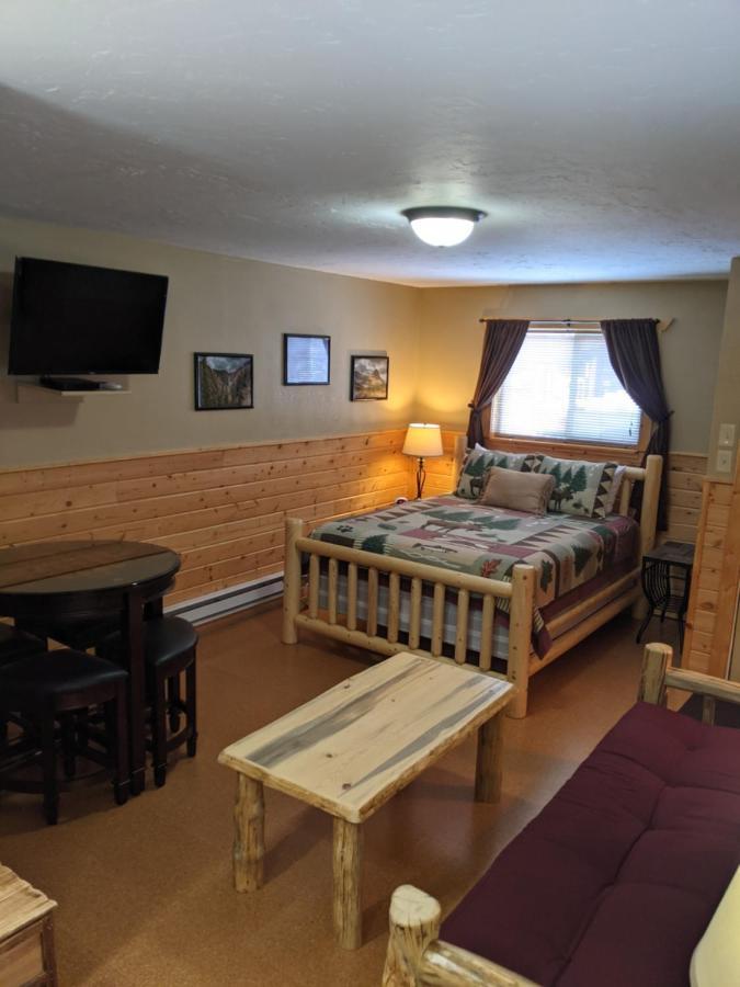 ווסט ילוסטון 9 Bar W Cabins מראה חיצוני תמונה
